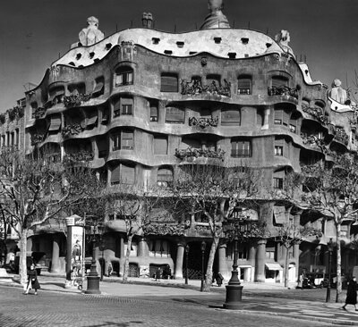 chronologie pedrera façade histoire